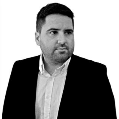 sean-ellis-black-and-white-321x433