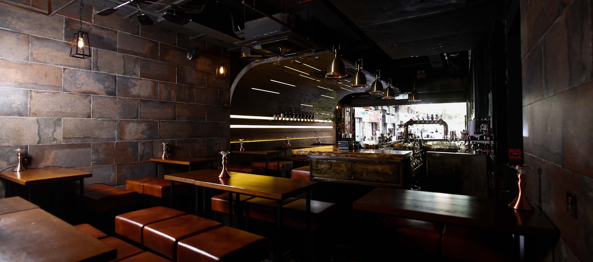 De Luna Bar and Restaurant Photo - Interior